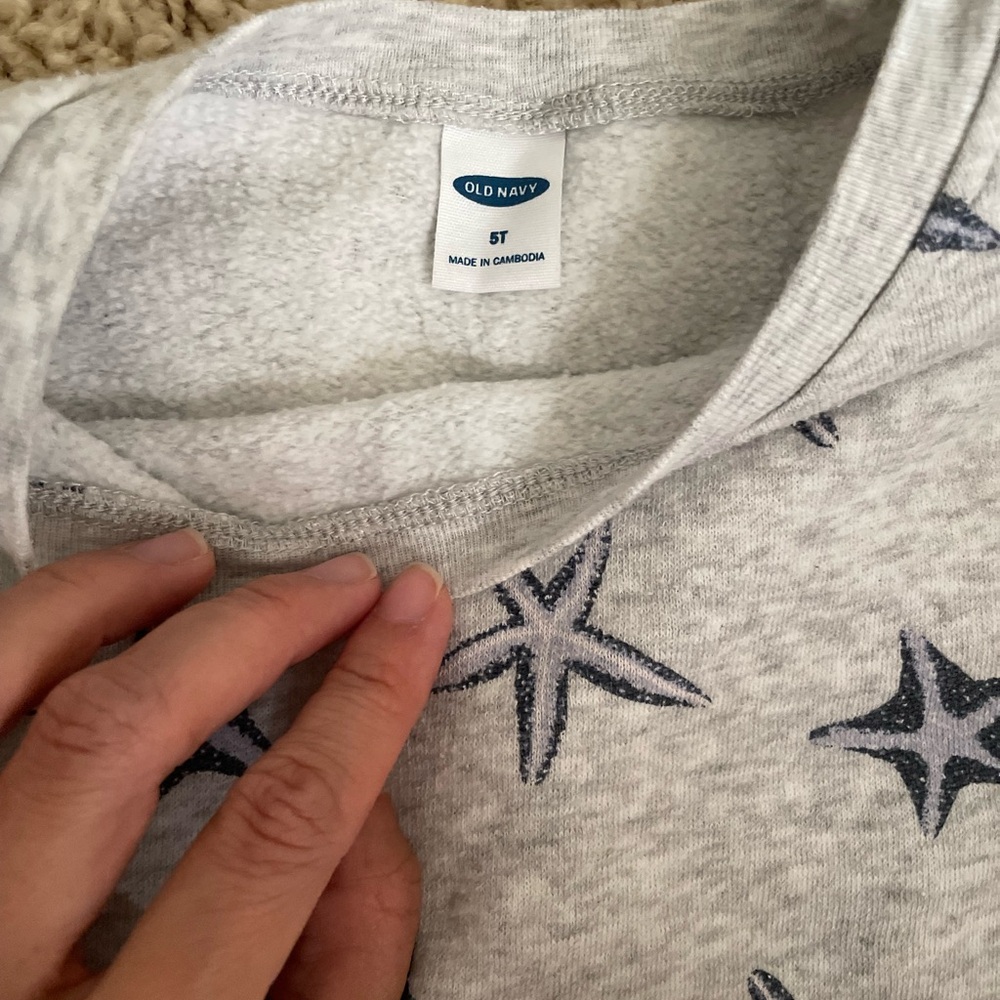 Old Navy Light Gray Starfish Print Top 5T